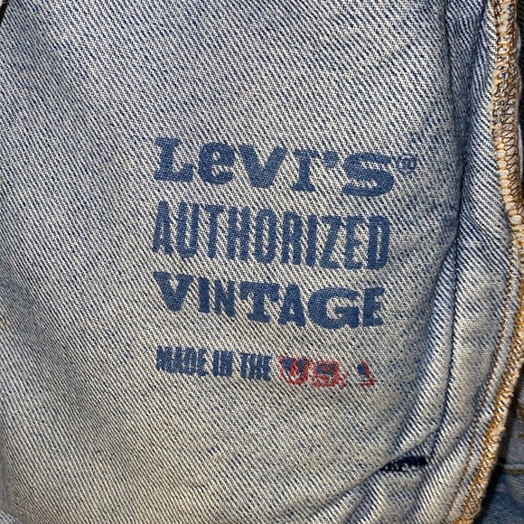 Authentic Vintage Levi’s Denim Jacket - Picture 6 of 16